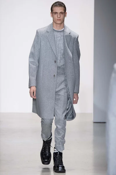 Look 9